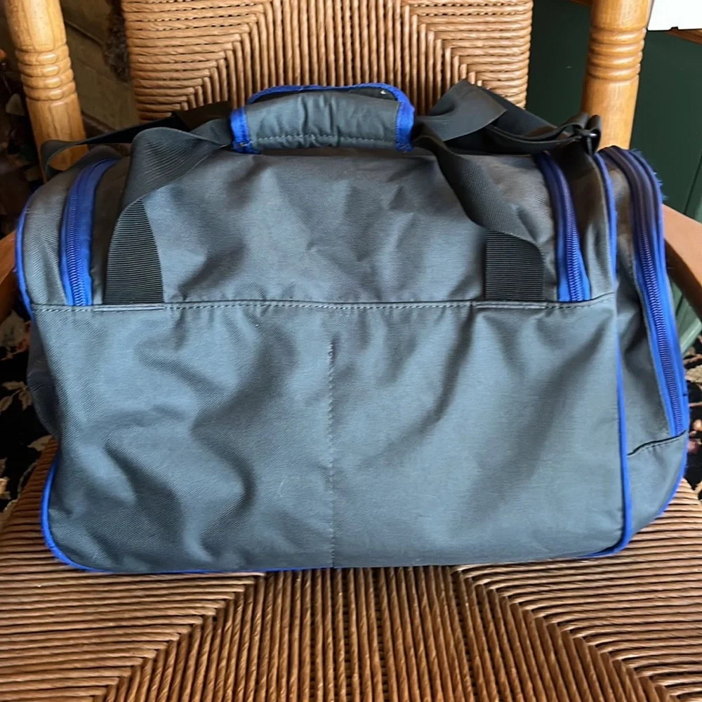 C9 by Champion Gym Duffle Travel Bag Grey Royal Blue Trim 17”x 11” x 10” unisex